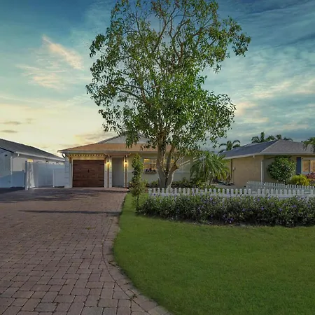 Amazing Naples Beach Home With Hot Tub Jacuzzi, Bbq, Pool Table - 1 Mile To Beach! Extérieur photo
