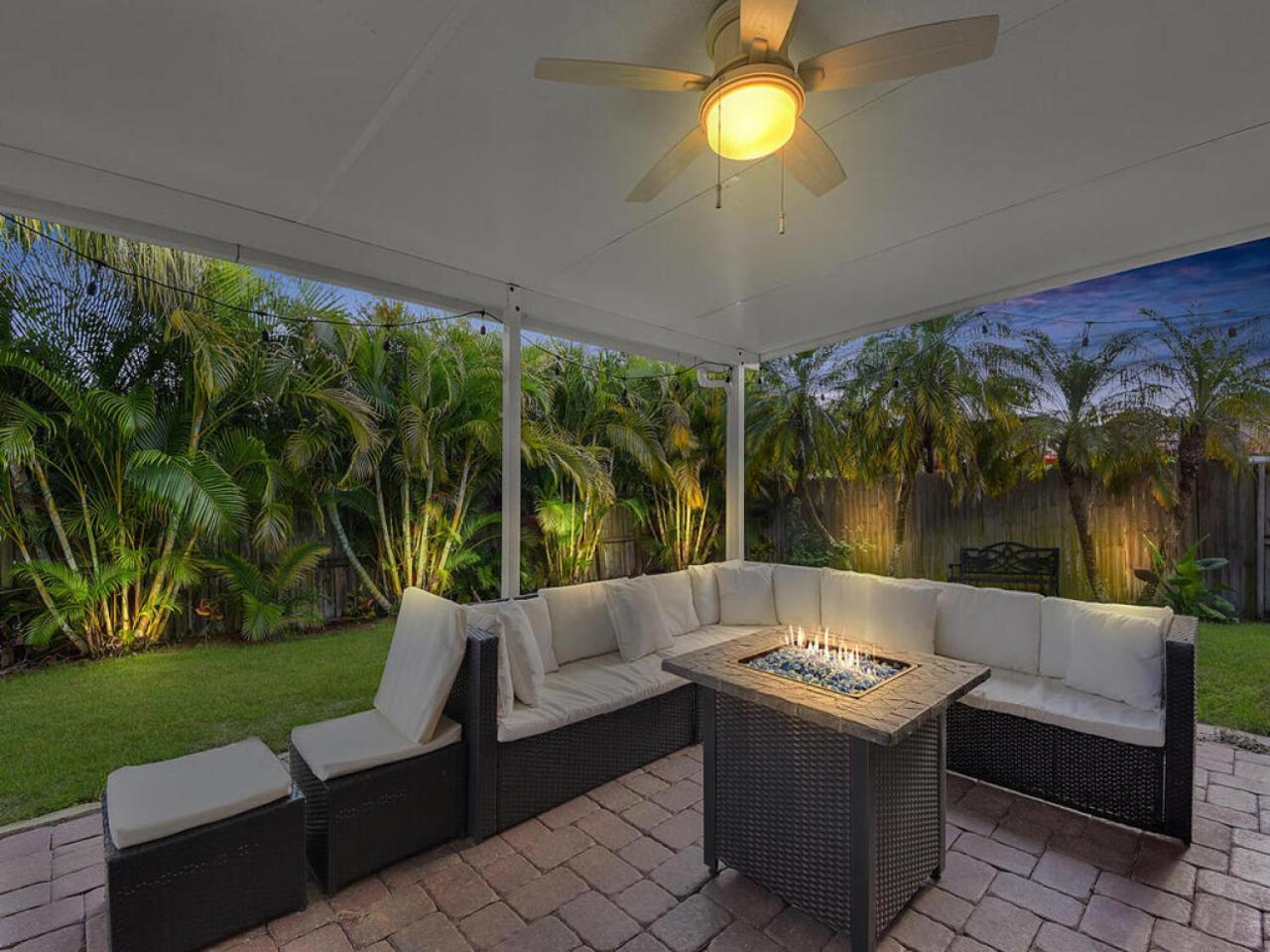 Hébergement de vacances Amazing With Hot Tub Jacuzzi, Bbq, Pool Table - 1 Mile To Beach! *