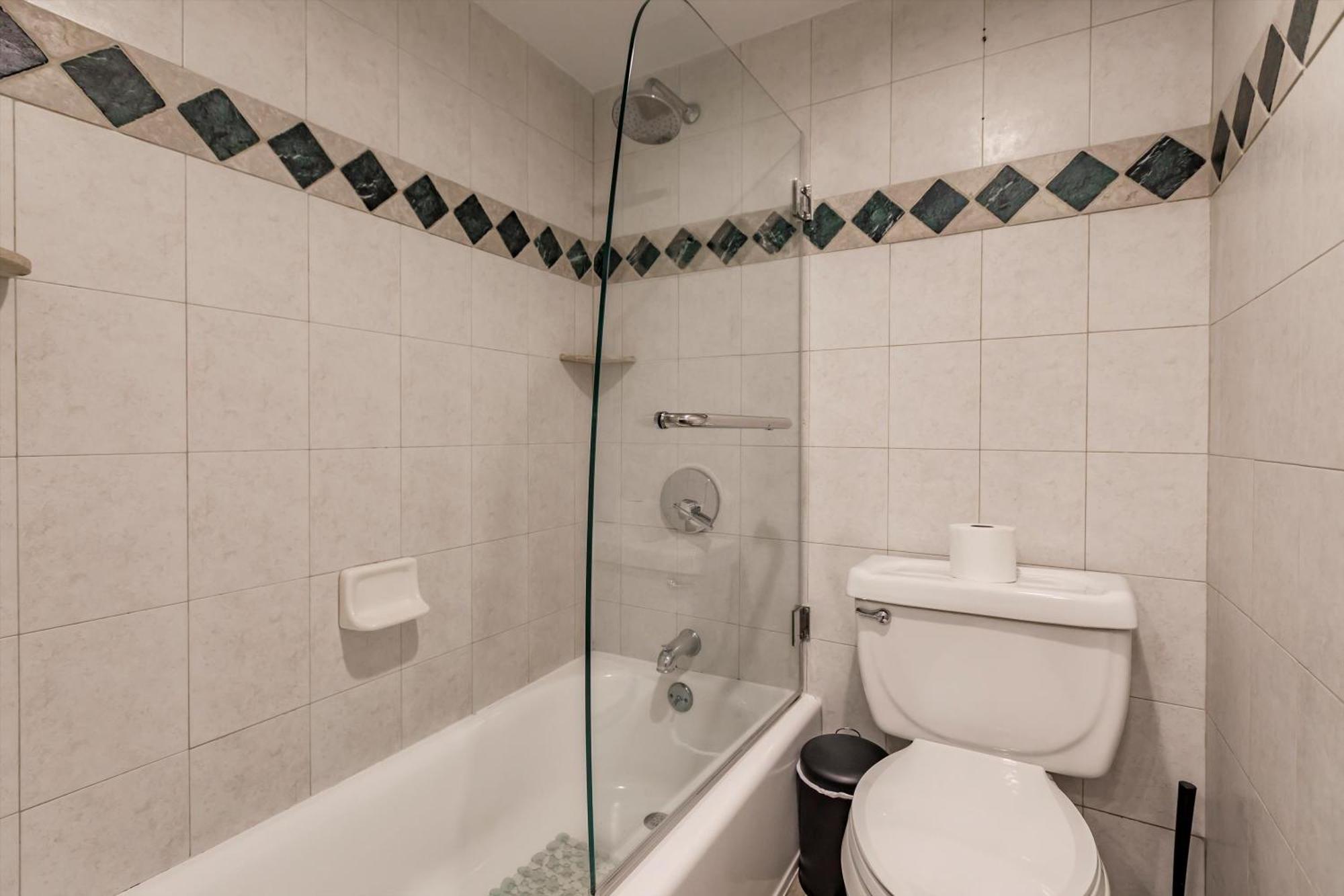 Amazing With Hot Tub Jacuzzi, Bbq, Pool Table - 1 Mile To Beach! * North Naples
