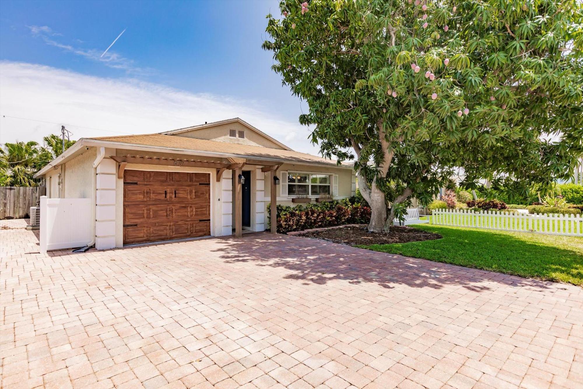 Amazing With Hot Tub Jacuzzi, Bbq, Pool Table - 1 Mile To Beach! * North Naples
